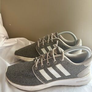 Adidas Women’s Cloudfoam Racer Qt Gray and White Sneakers